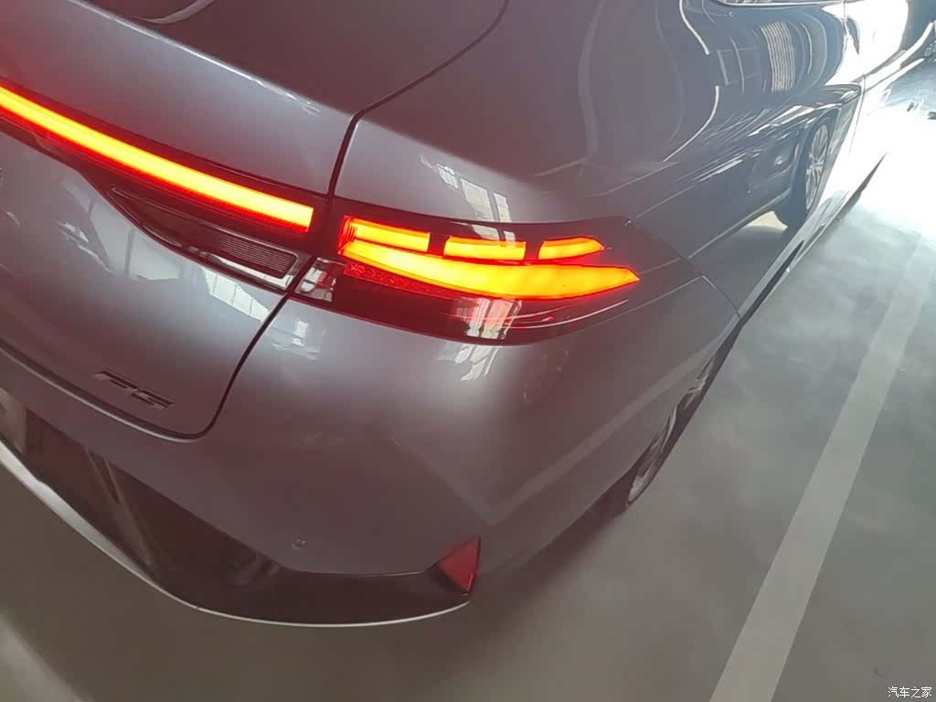 Xpeng P5, 2022 8