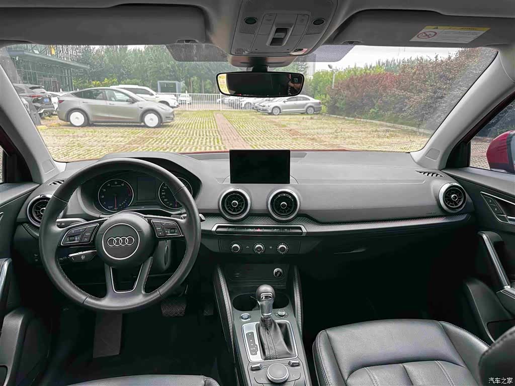 Audi Q2L, 2023 7