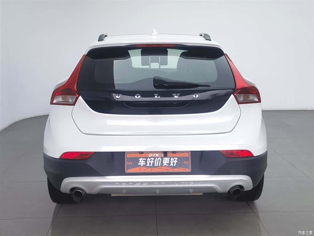 Volvo V40, 2014 4
