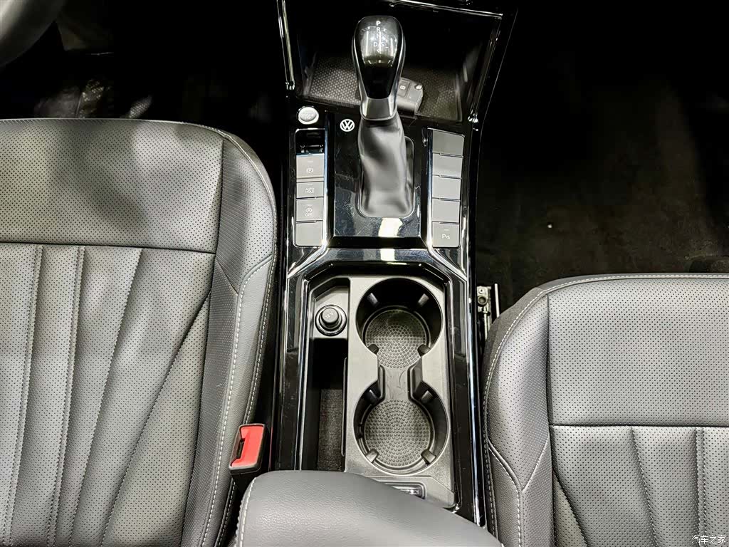 Volkswagen Passat, 2025 22