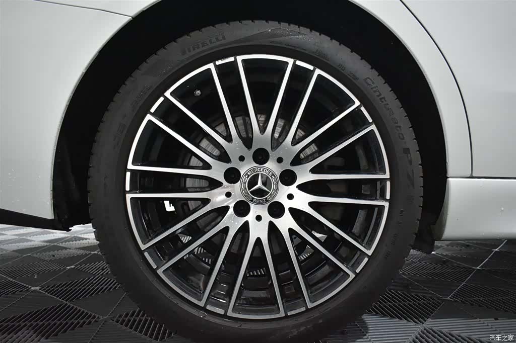 Mercedes-Benz C-Class, 2024 12