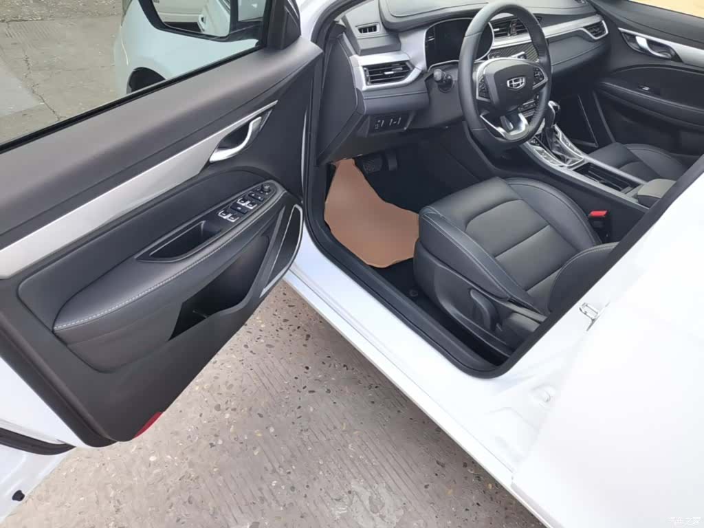 Geely Emgrand, 2020 12