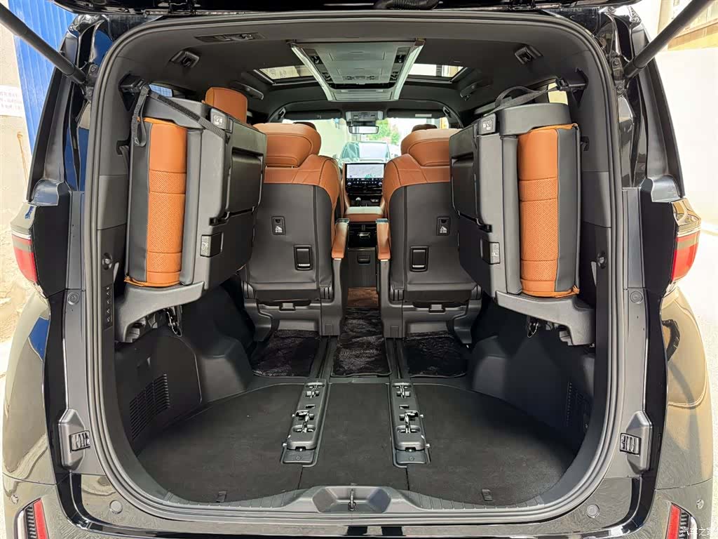Toyota Vellfire, 2023 8