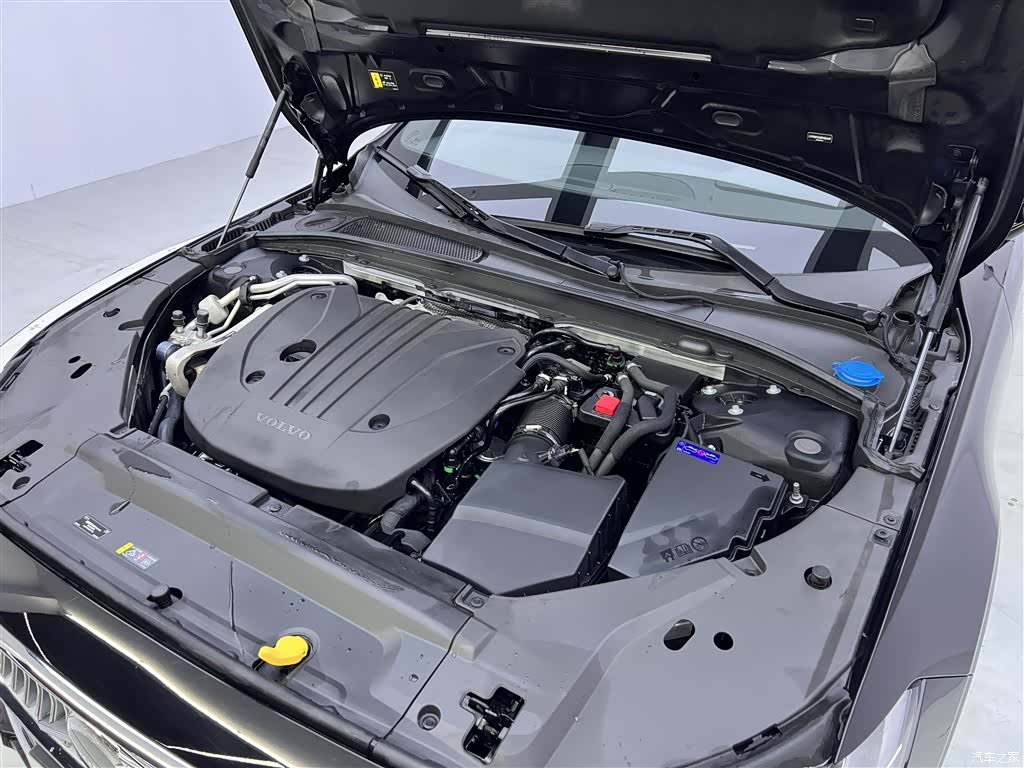 Volvo S90, 2025 11