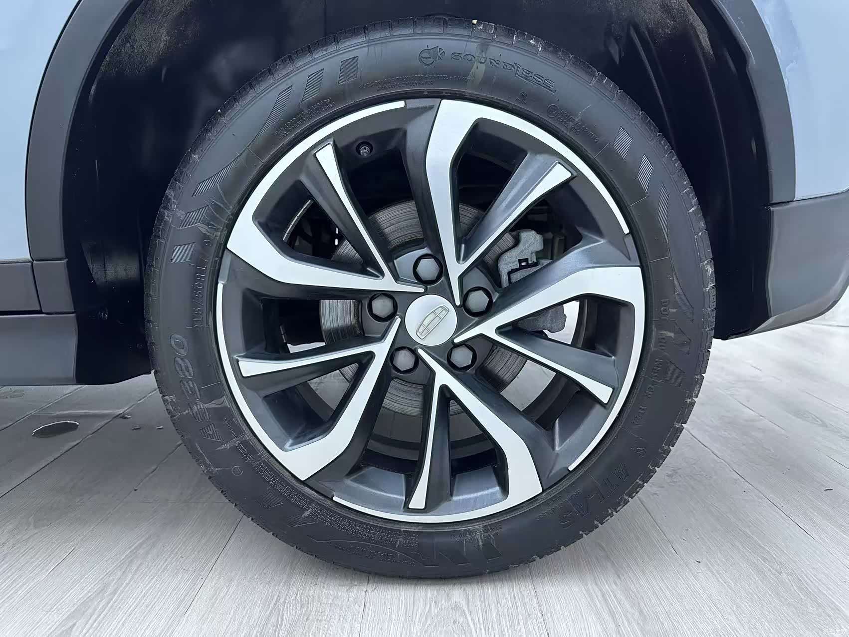 Geely Emgrand, 2022 16