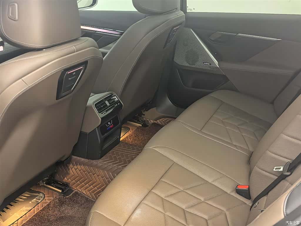 BMW 5 Series, 2024 13