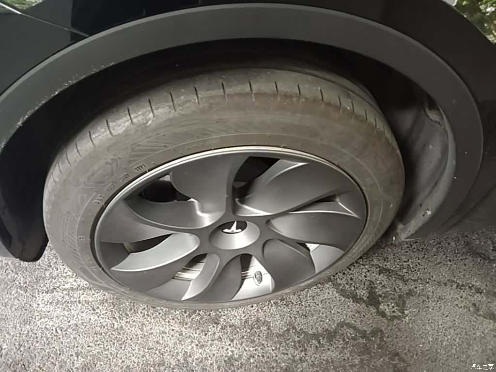 Tesla Model Y, 2023 23