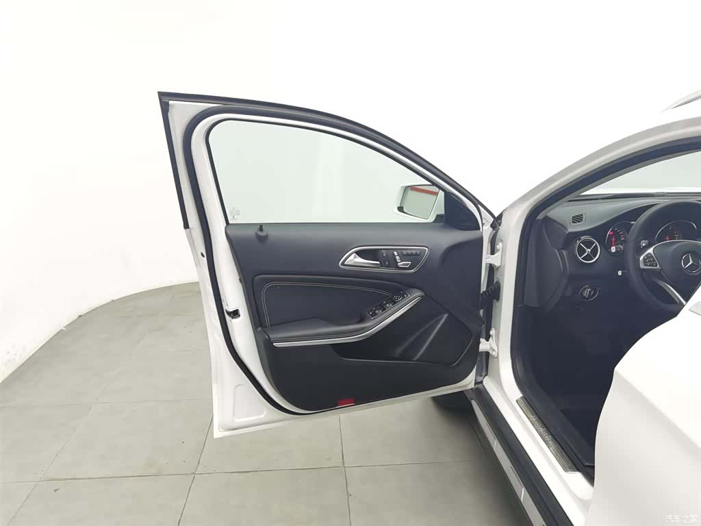 Mercedes-Benz GLA, 2019 8