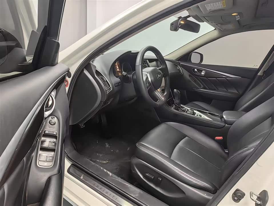 Infiniti Q50L