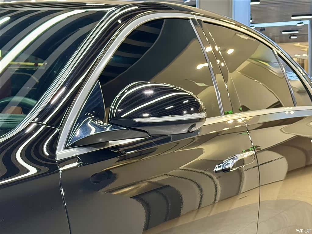 Mercedes-Benz S-Class, 2024 4