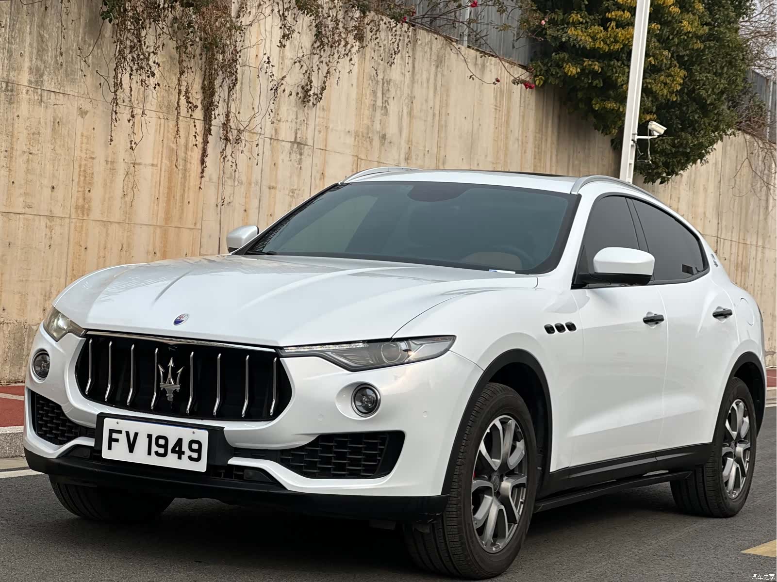 Maserati Levante, 2017 11