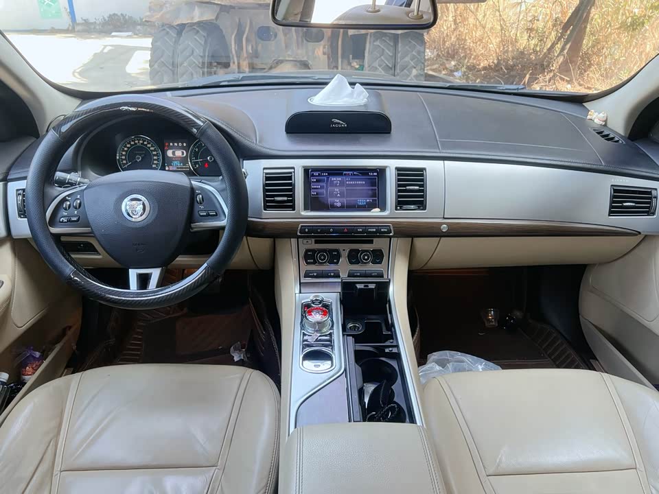 Jaguar XF Jaguar XF
