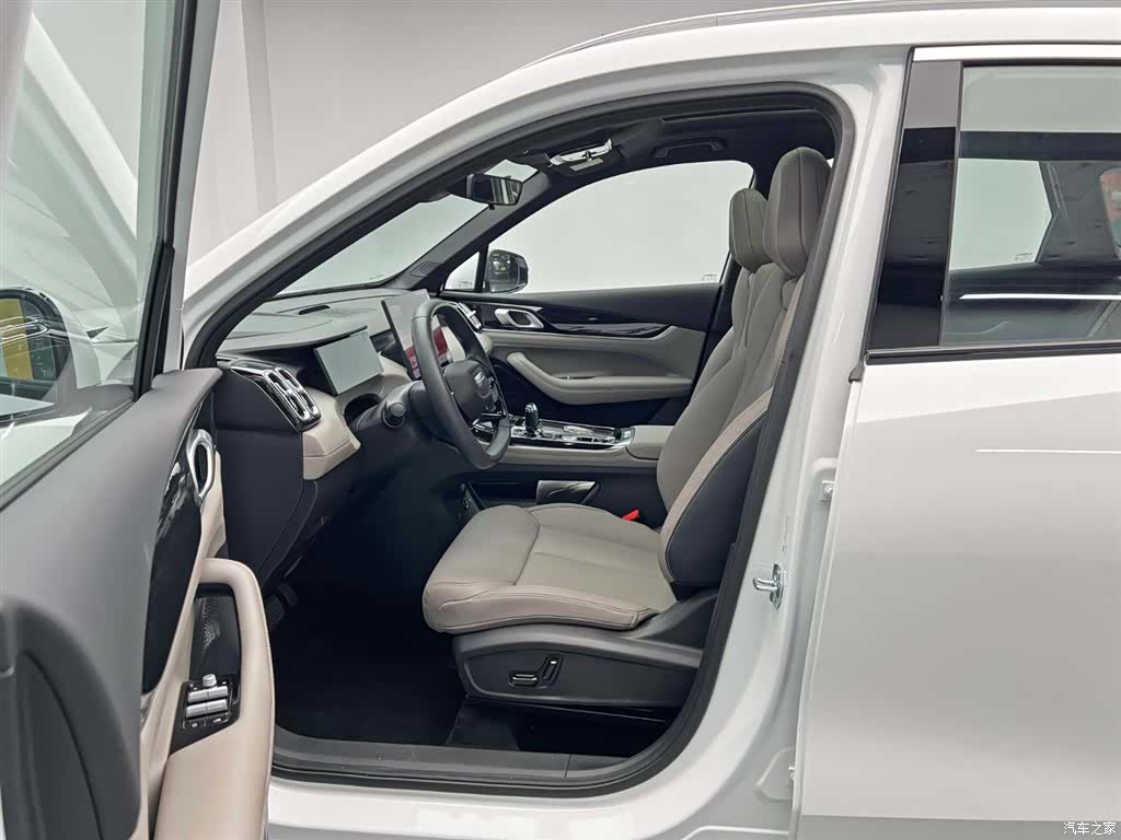 Geely Boyue, 2026 17