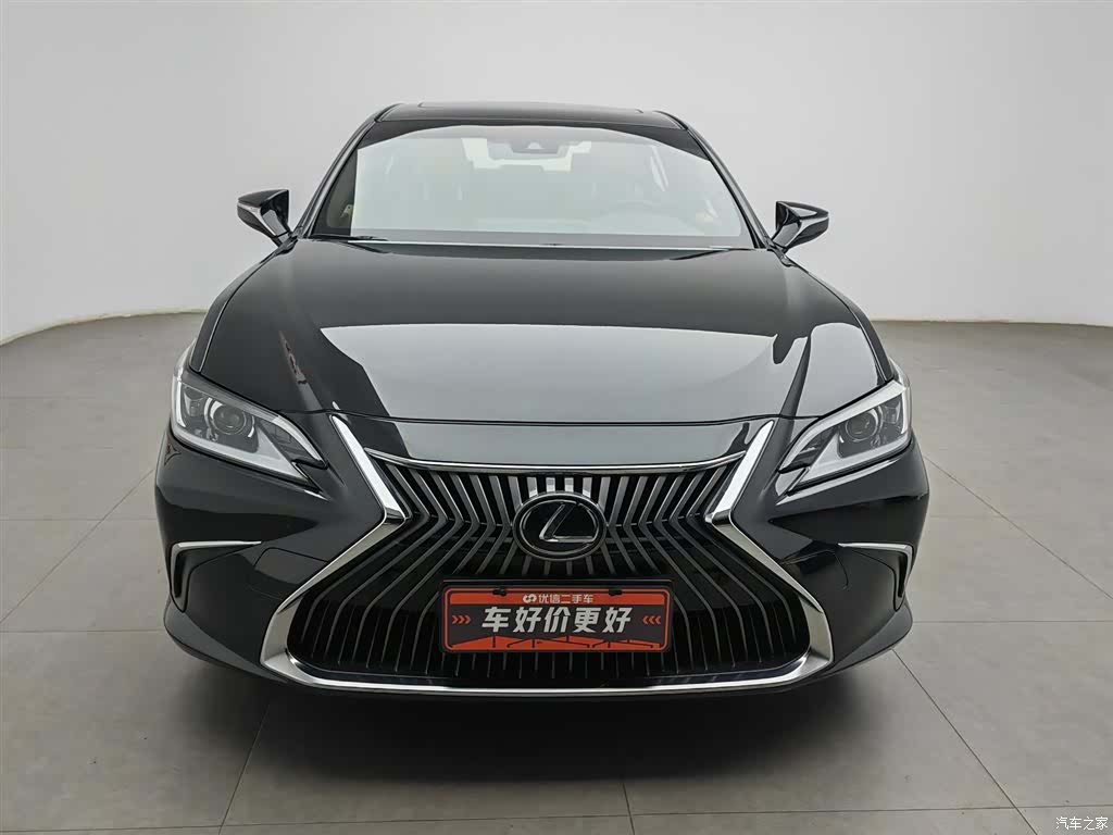 Lexus ES, 2020 3