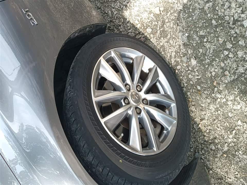 Infiniti Q50L
