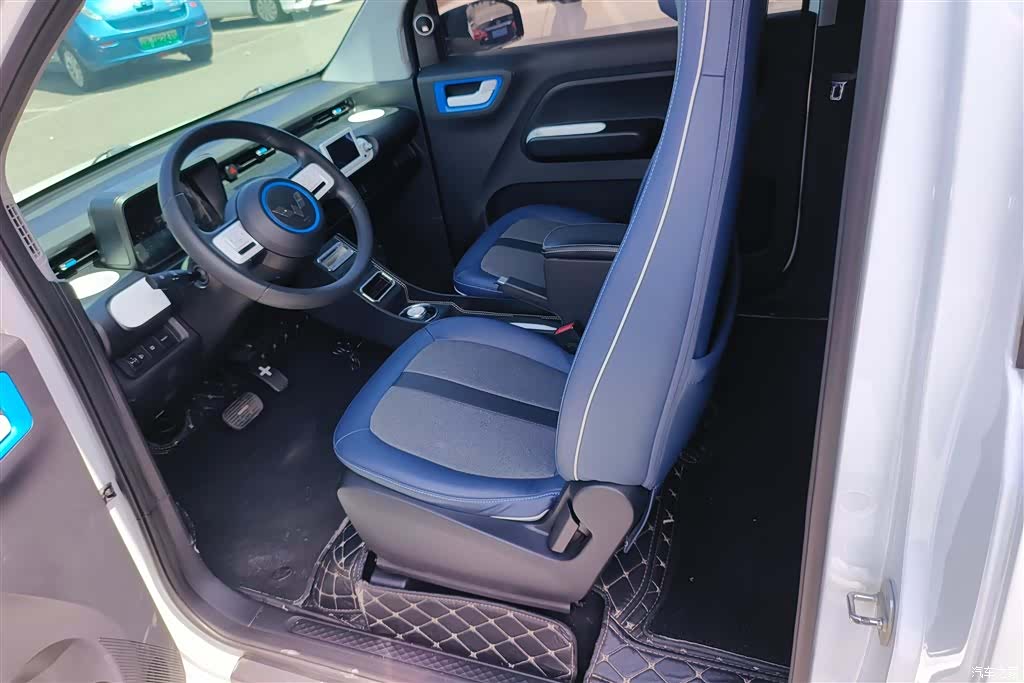 Wuling MINIEV, 2022 11