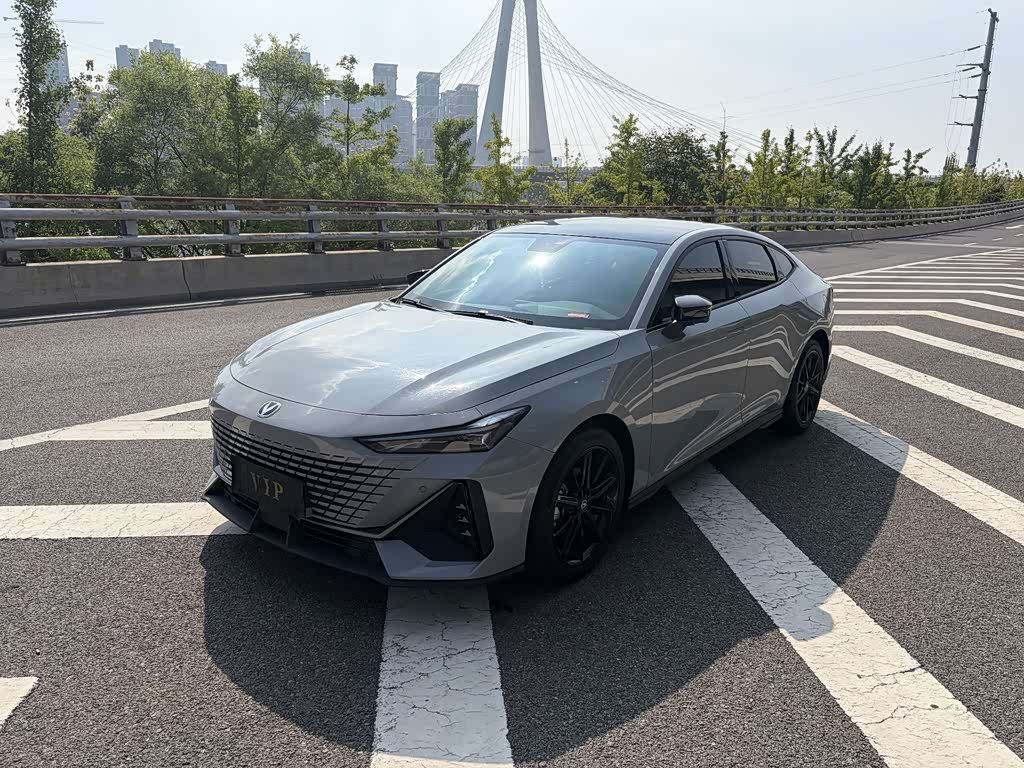 Changan UNI-V 2022 1.5T Luxury