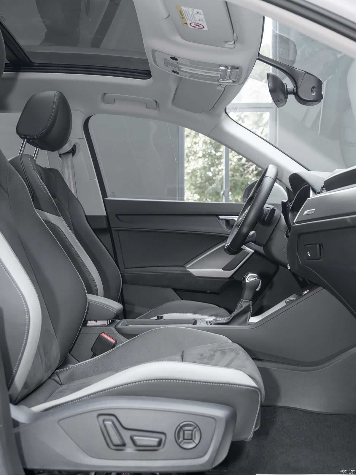 Audi Q3, 2022 14