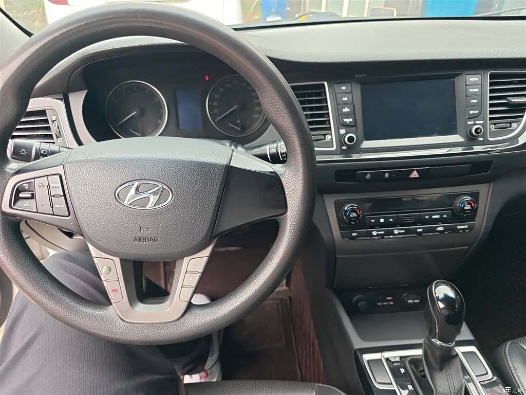 Hyundai GLS, 2016 10