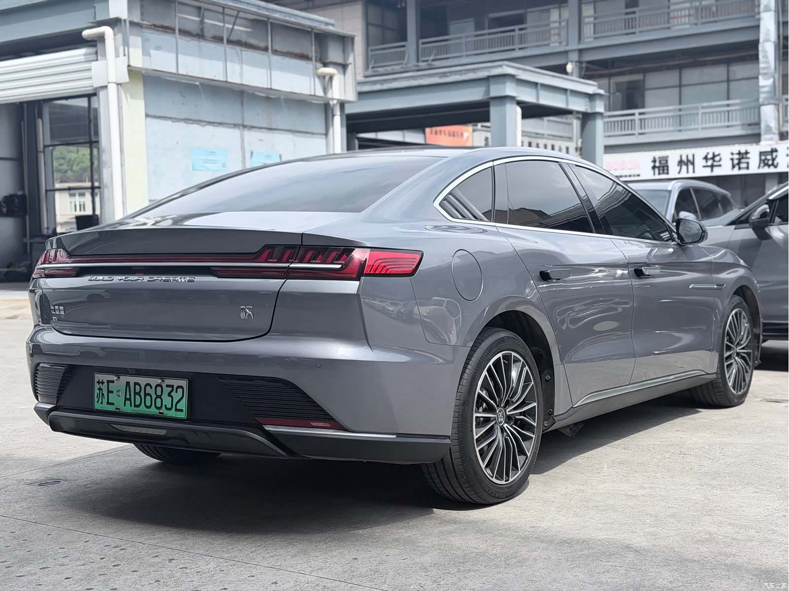 BYD Han, 2022 все фото