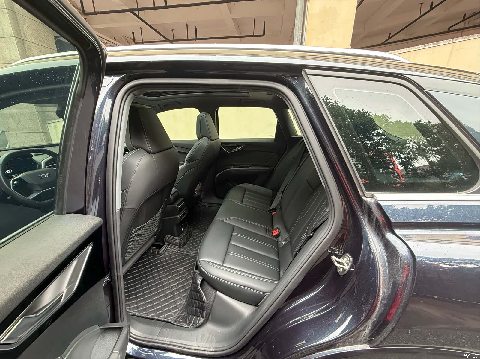 Audi Q4 e-tron, 2024 все фото