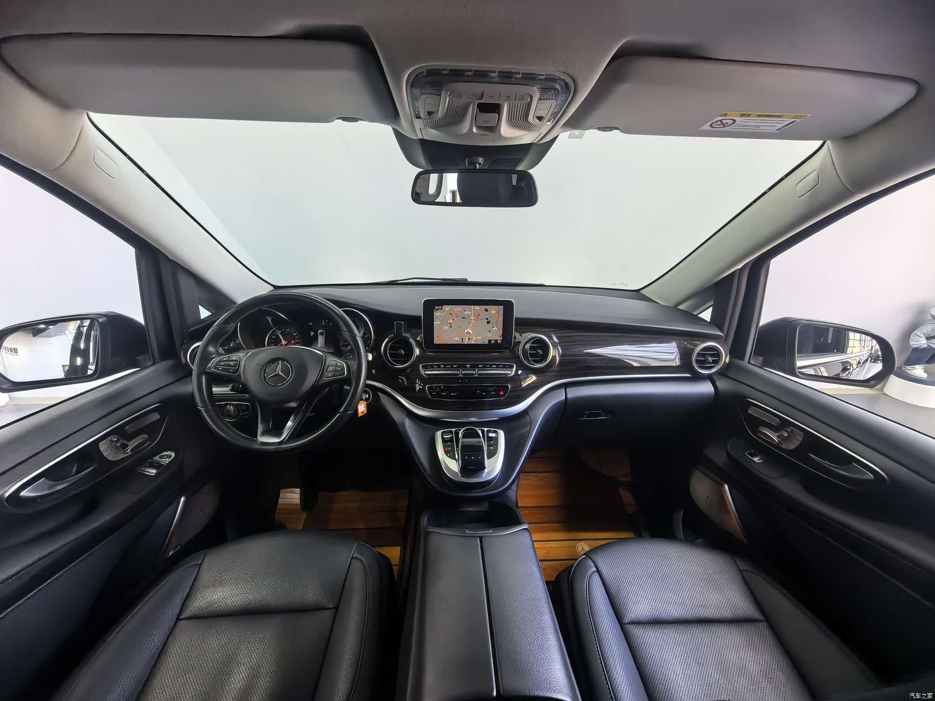 Mercedes-Benz V-Class, 2020 15
