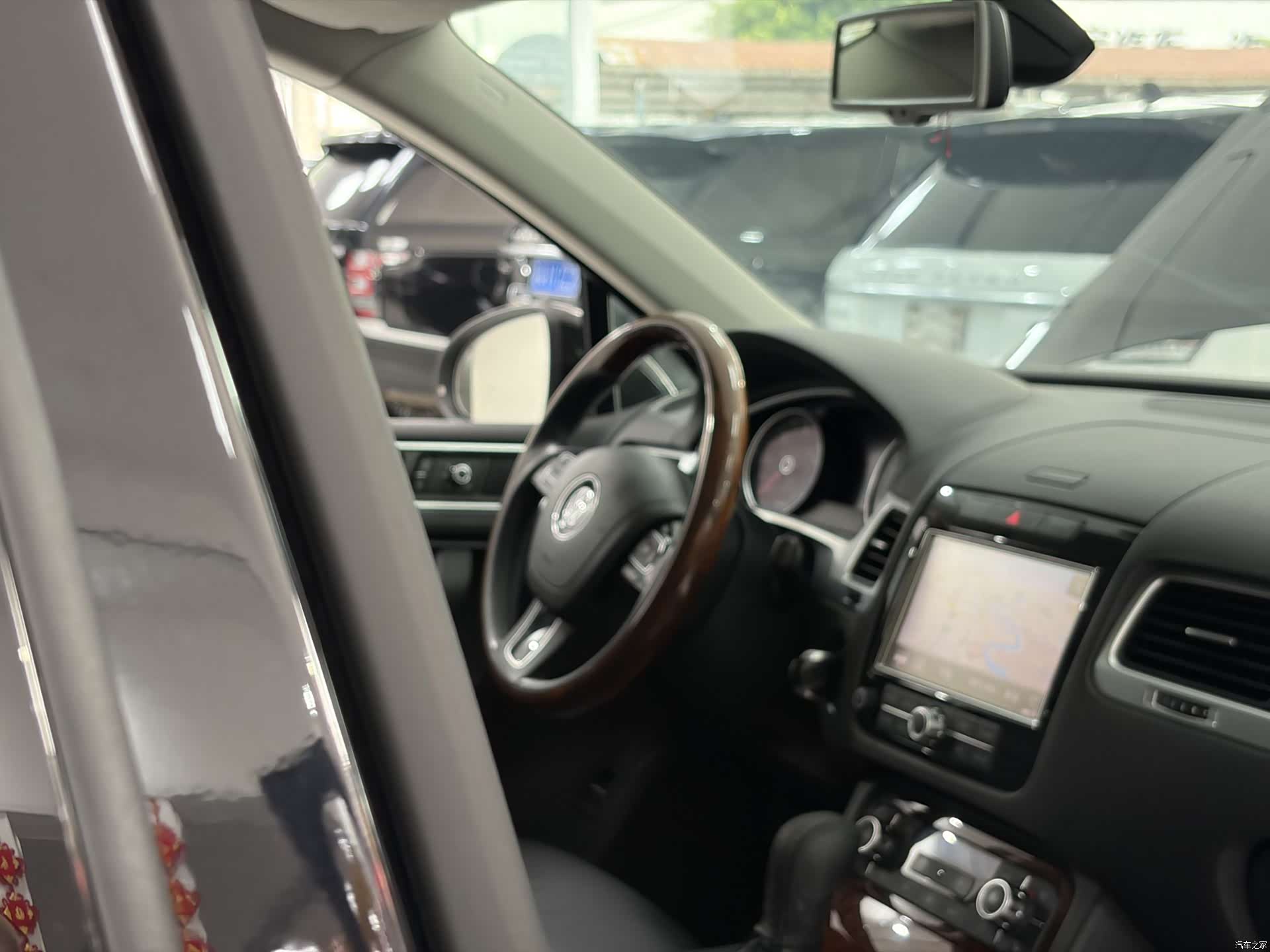 Volkswagen Touareg, 2015 19
