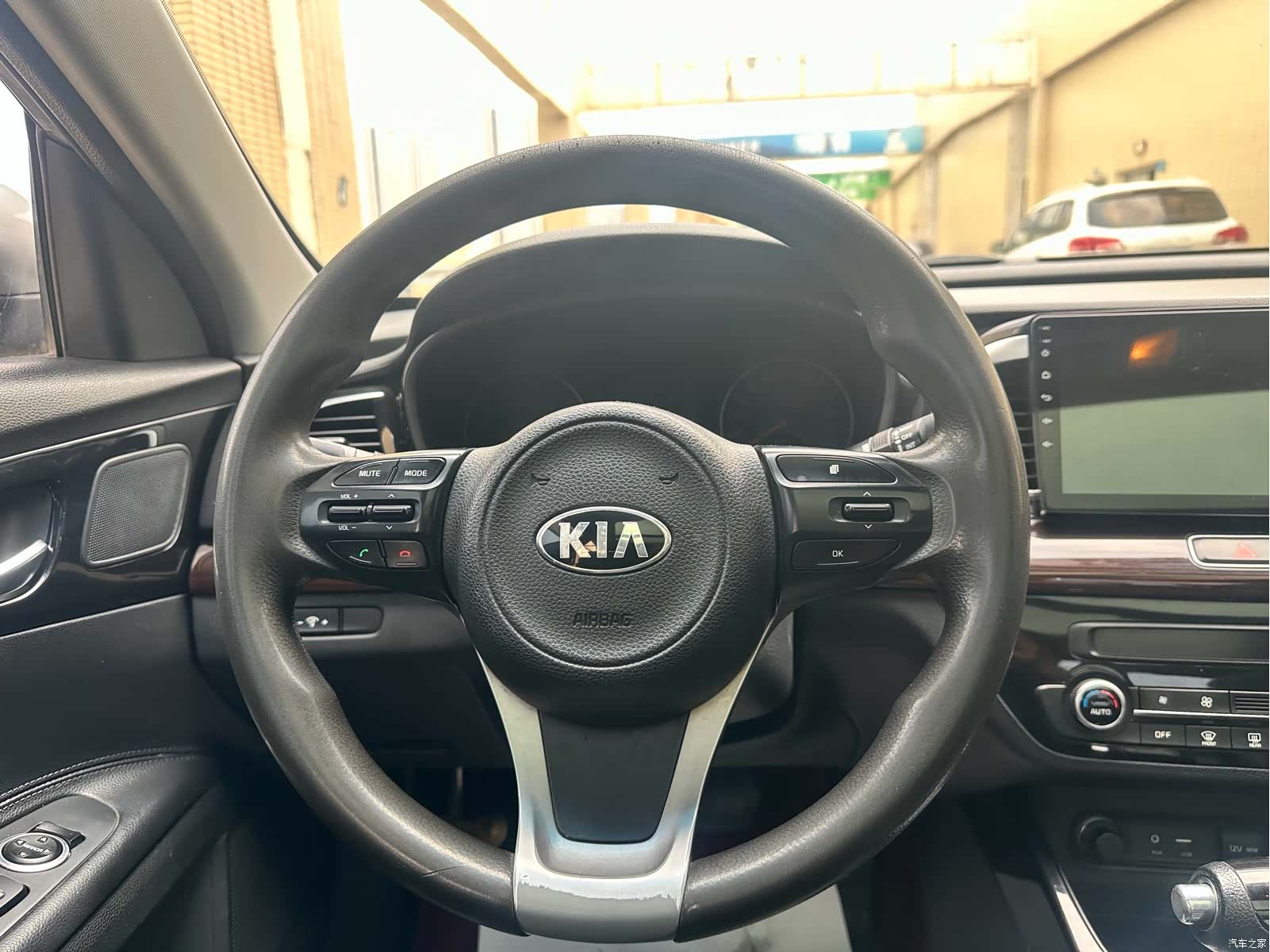 Kia K4, 2015 11