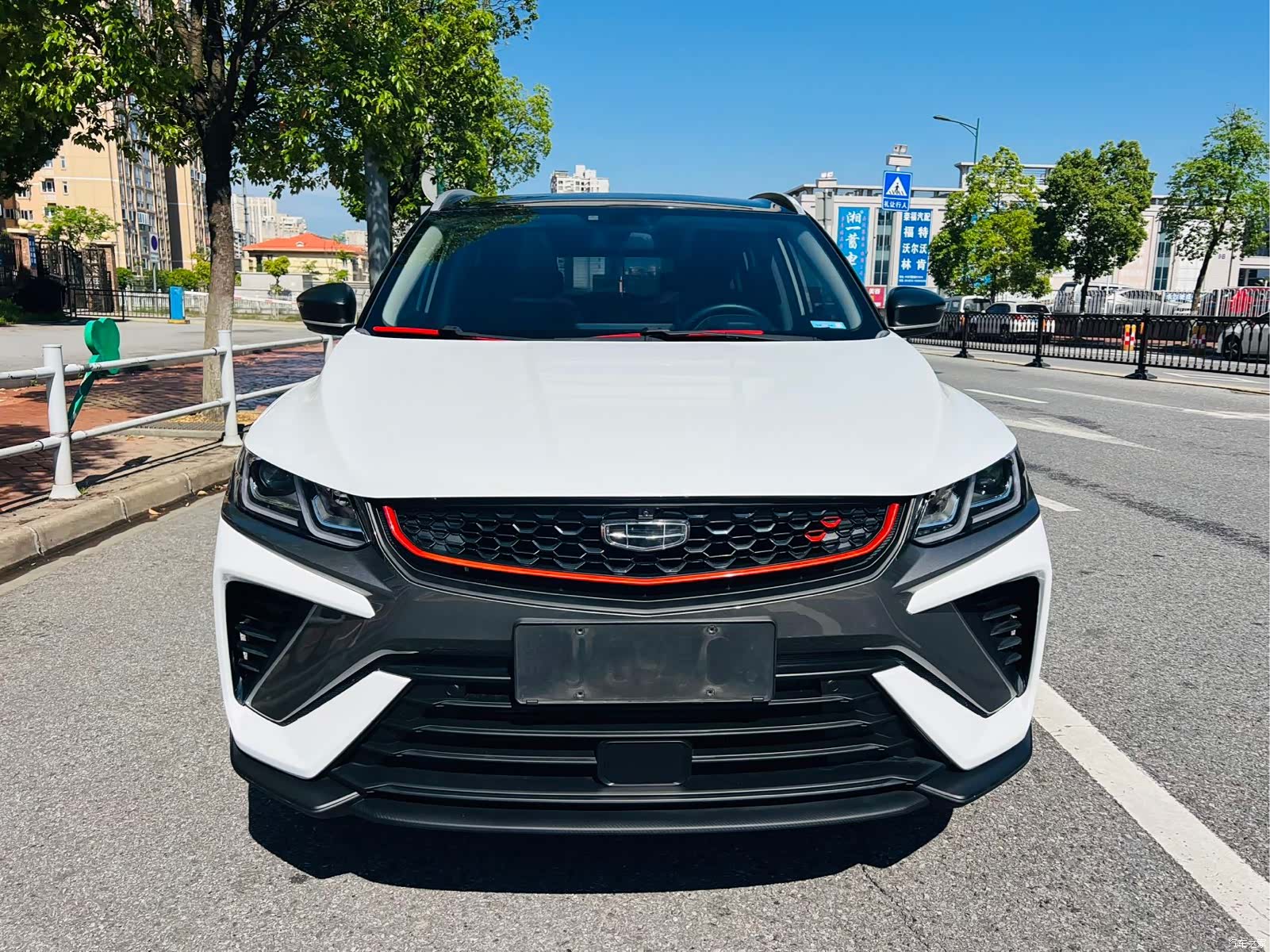 Geely Coolray, 2022 2