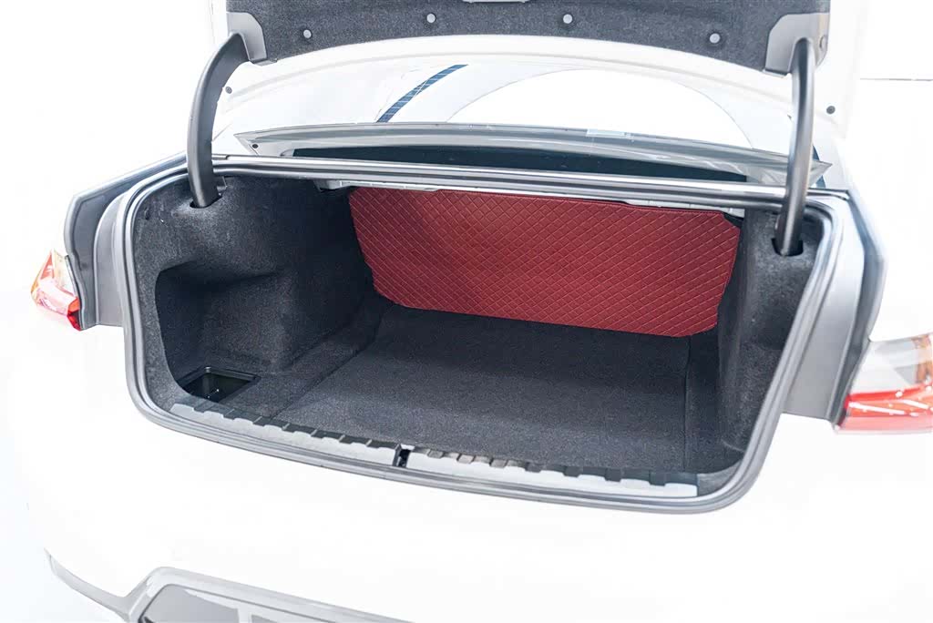 BMW 3 Series, 2024 17