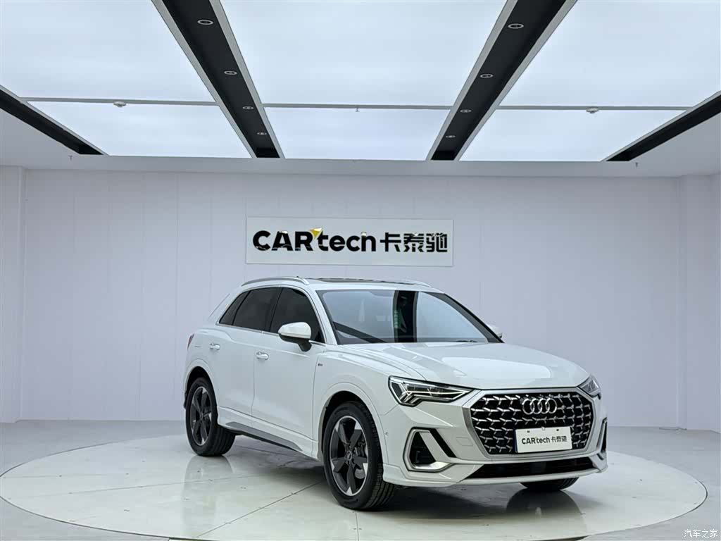 Audi Q3, 2023 2