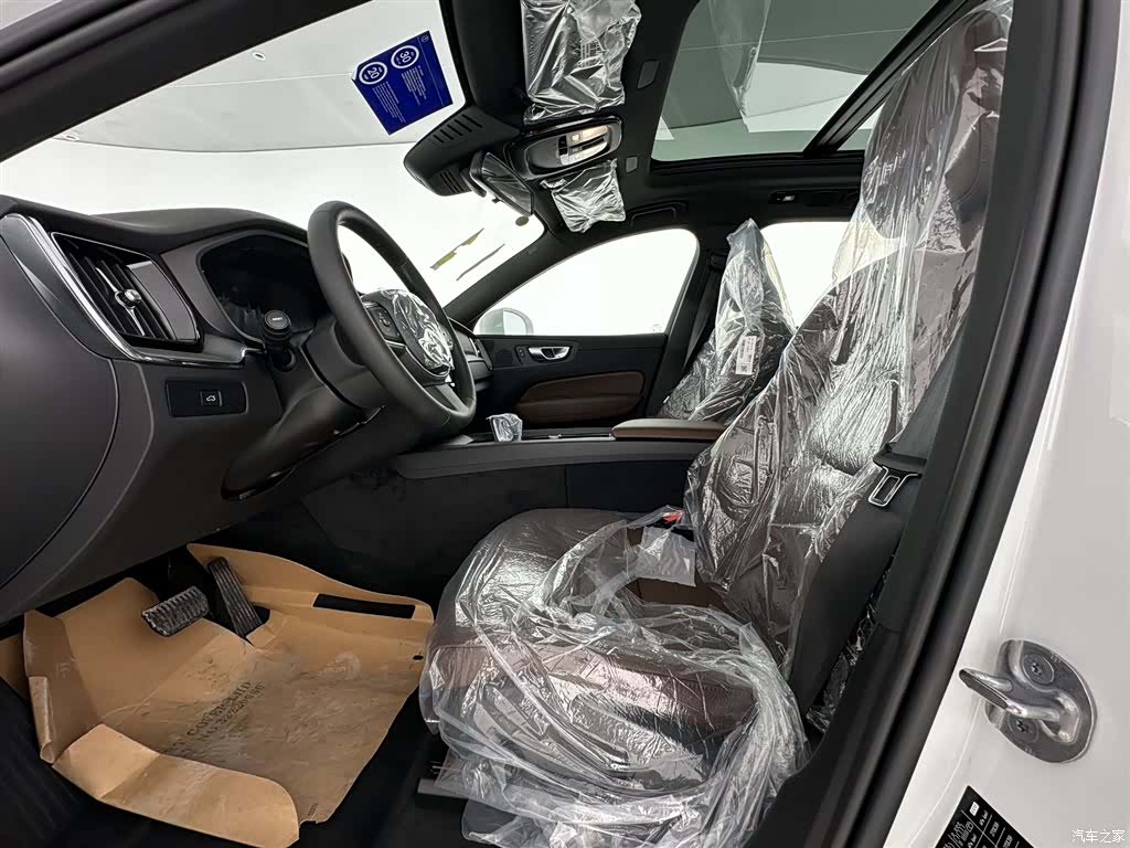 Volvo XC60, 2024 все фото