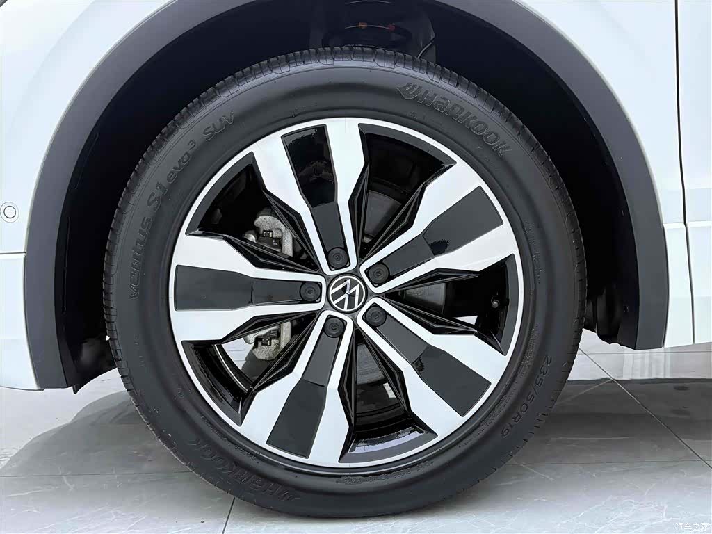 Volkswagen Tiguan L, 2024 9