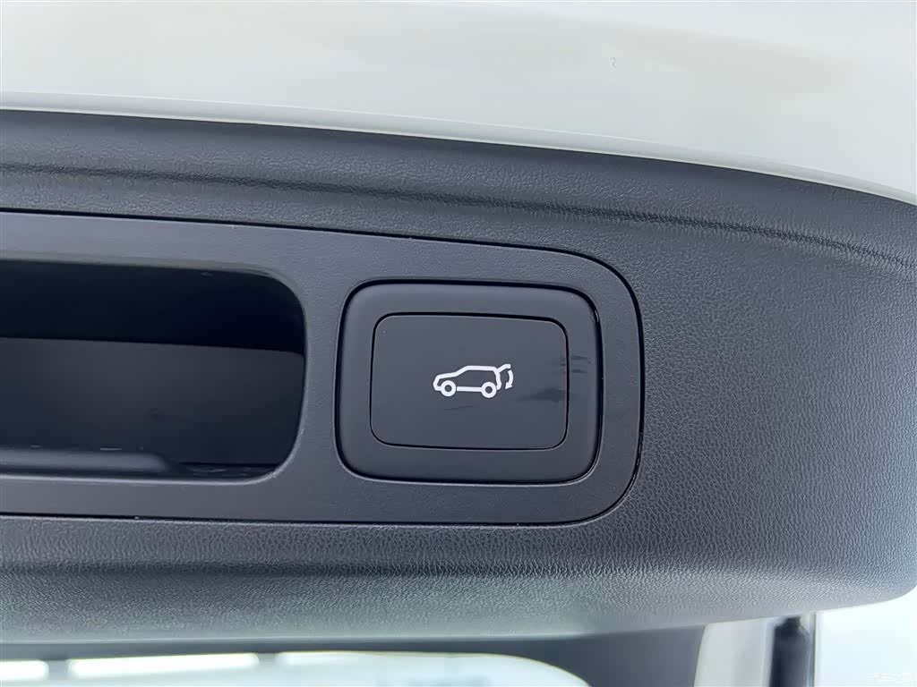 Roewe RX5, 2023 30