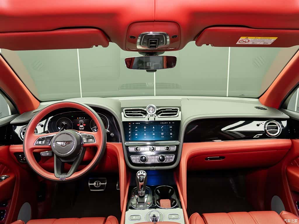 Bentley Bentayga, 2022 14