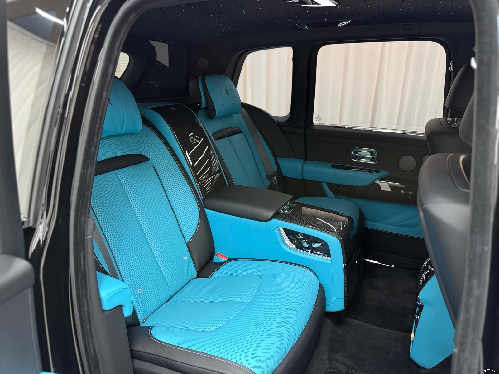 Rolls-Royce Cullinan, 2022 16