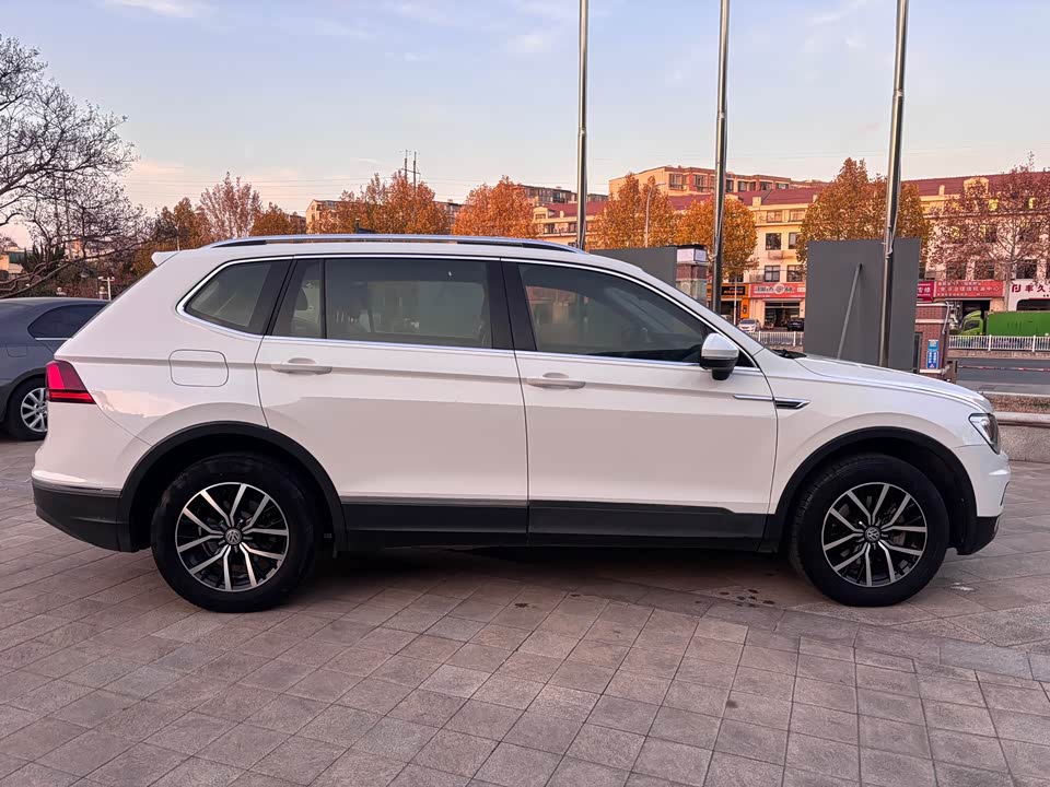 Volkswagen Tiguan L