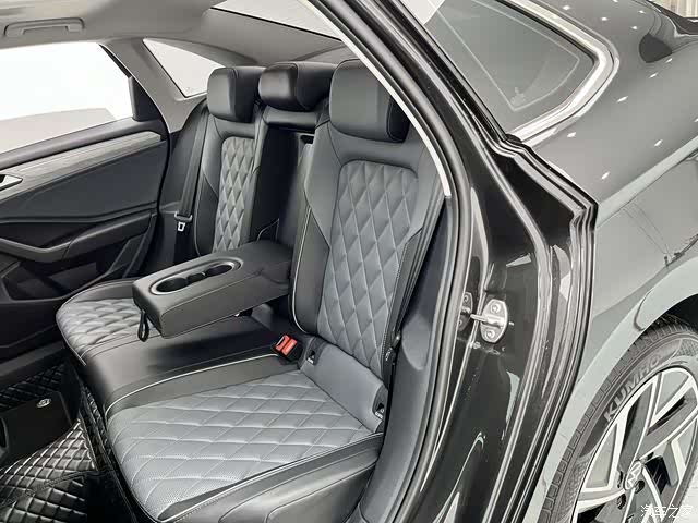Volkswagen Sagitar, 2025 22