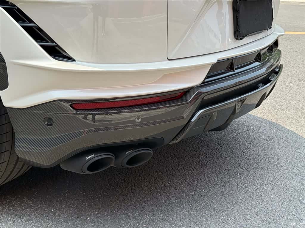 Lamborghini Urus, 2024 28