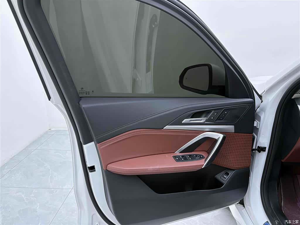 BMW iX1, 2026 17