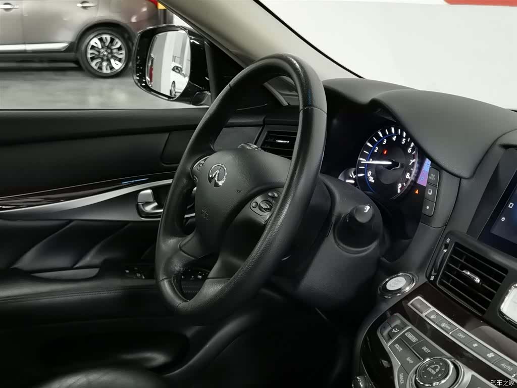Infiniti Q70, 2019 22