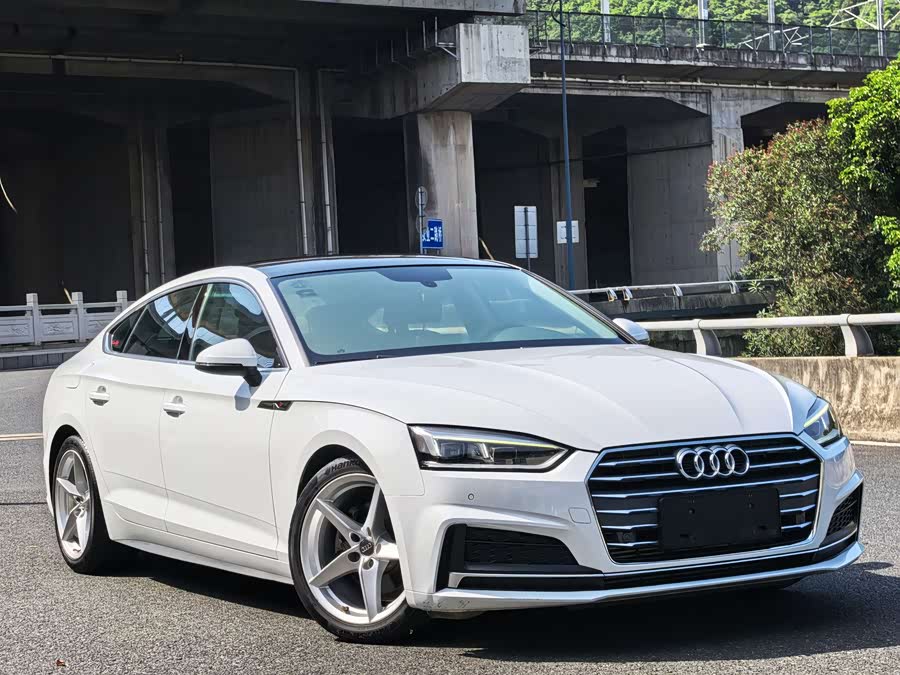 Audi A5 2018, фото 1