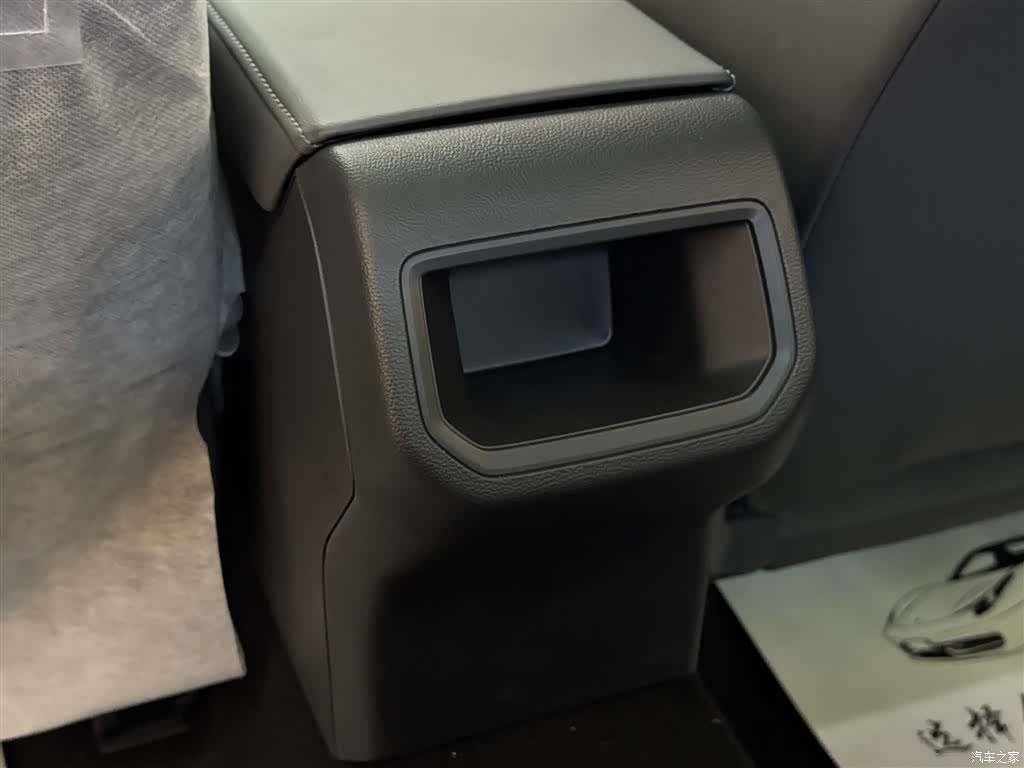 Volkswagen Sagitar, 2025 21