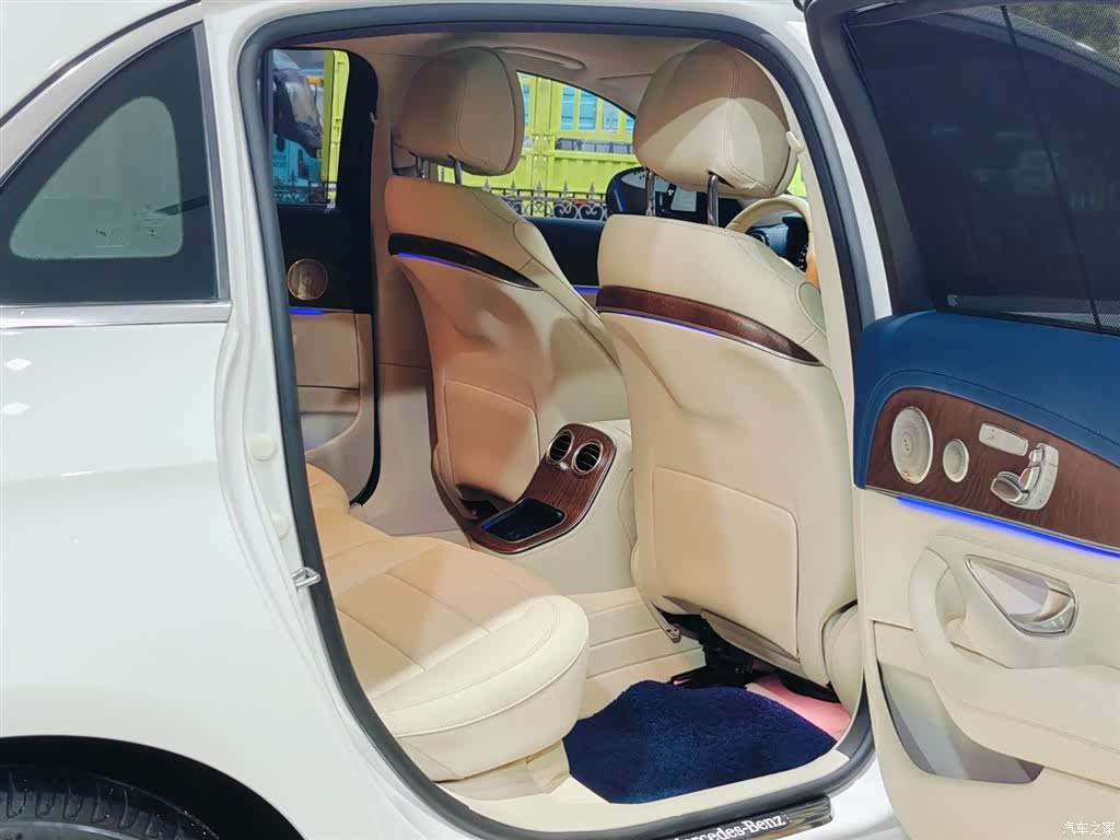 Mercedes-Benz E-Class, 2022 10