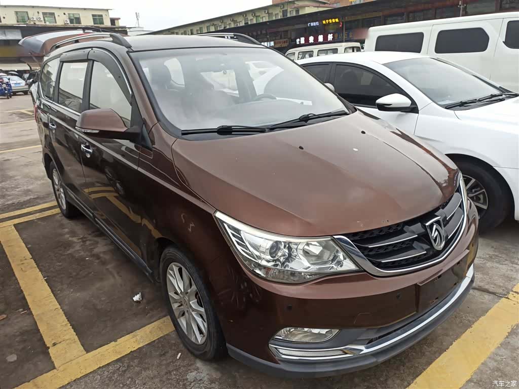 Wuling 730, 2017 4