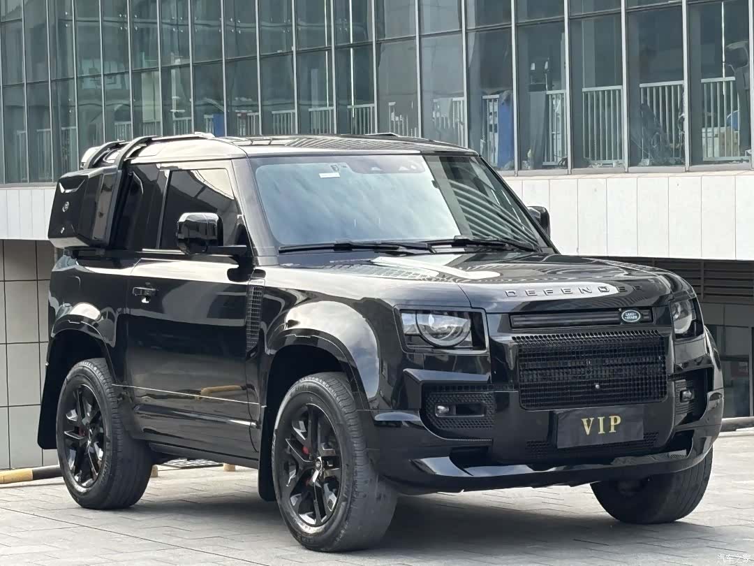 Land Rover Defender, 2022 3