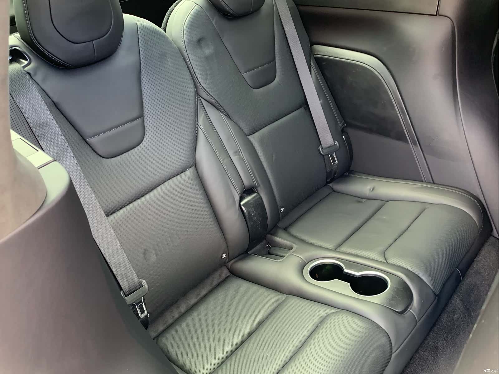 Tesla Model X, 2016 31