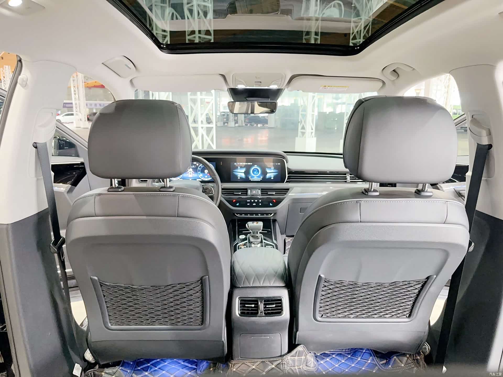 Hongqi HS5, 2023 18