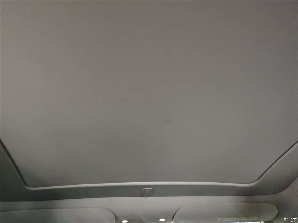 Tesla Model Y, 2023 18