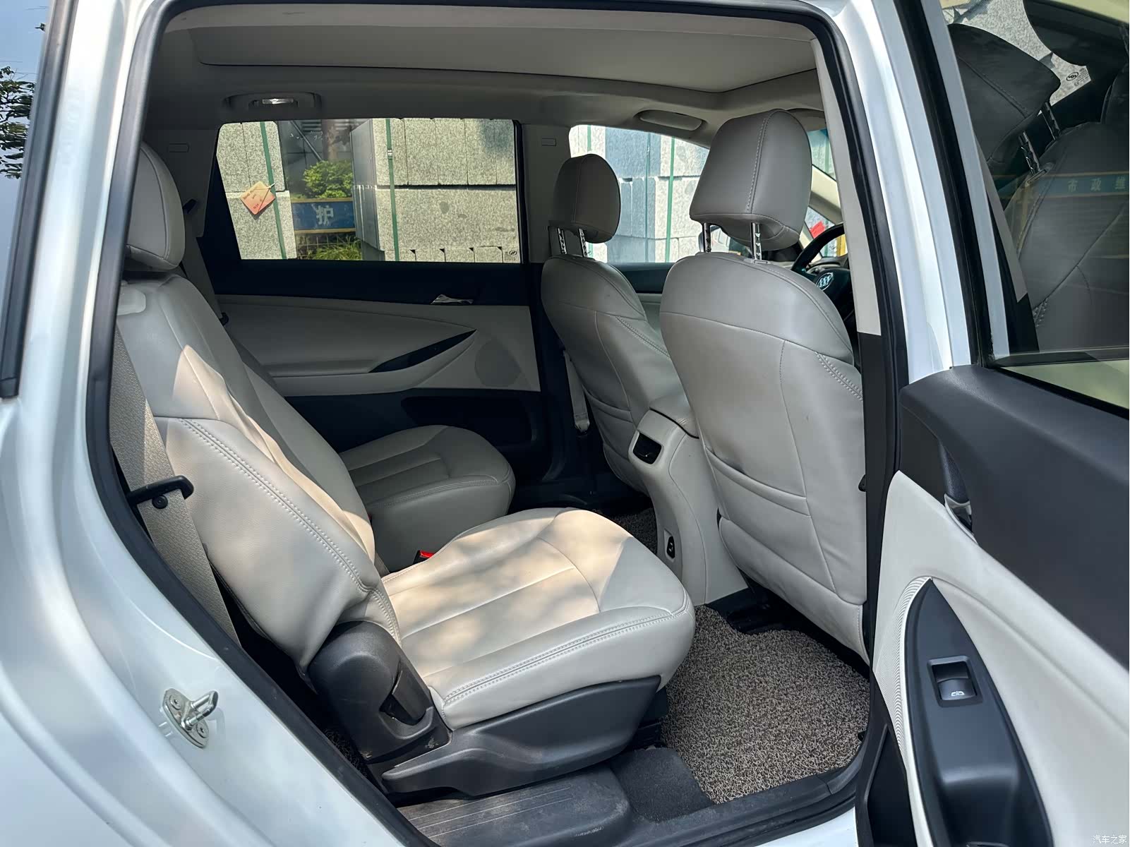 Buick GL6, 2017 12